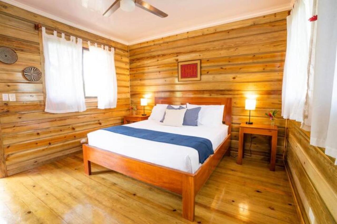 Casa Marlin Bed and Breakfast Bocas del Toro Exterior foto
