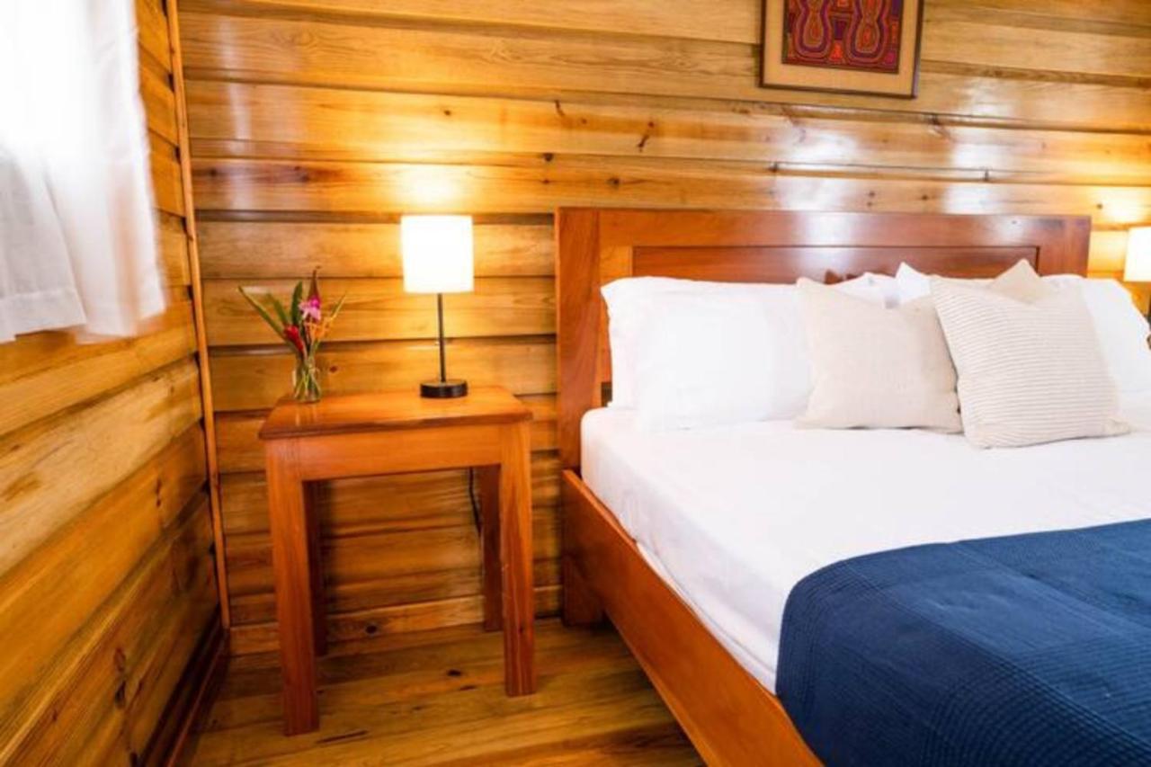 Casa Marlin Bed and Breakfast Bocas del Toro Exterior foto
