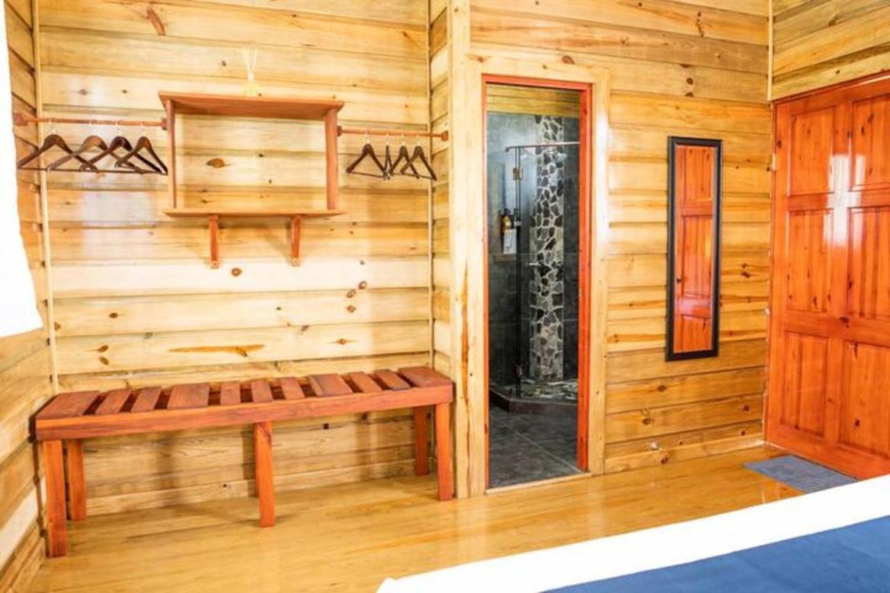 Casa Marlin Bed and Breakfast Bocas del Toro Exterior foto